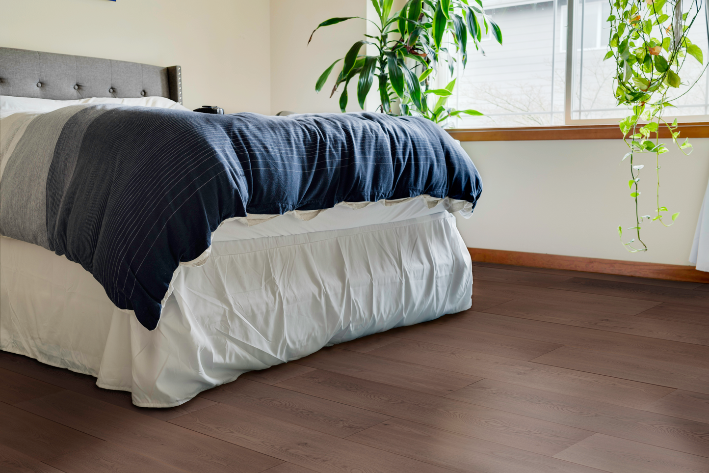 10 mm Evergreen EIR Laminate Plank Floor 7.7 in. Wide x 48 in. Long