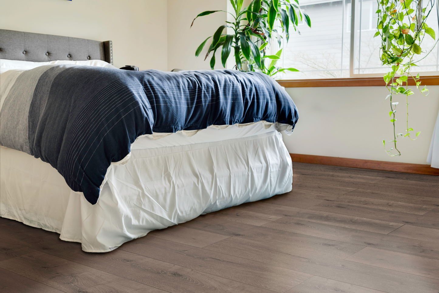 10 mm Cyprus EIR Laminate Plank Floor 7.7 in. Wide x 48 in. Long
